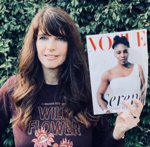 Lady with a Vogue magazine, Serena Williams on the cover. Saskia Stapel met Vogue tijdschrift